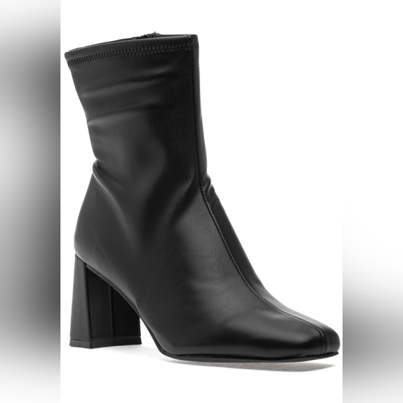 Harli Boot - Picture 2 of 3